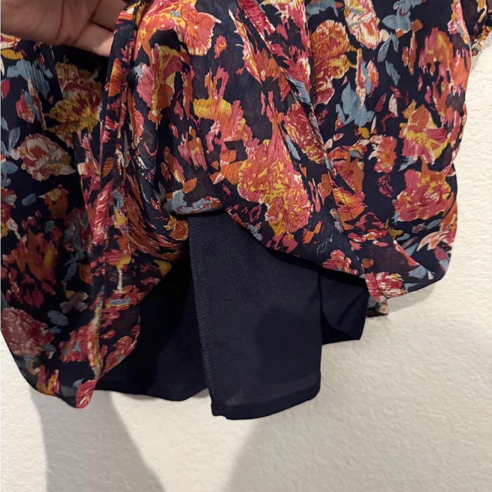 THML Vibrant Floral Blouse - Navy and Orange - Picture 7 of 8